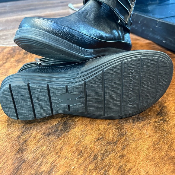 Modzori Jane 4 Way Boots NEVER WORN - Picture 2 of 7